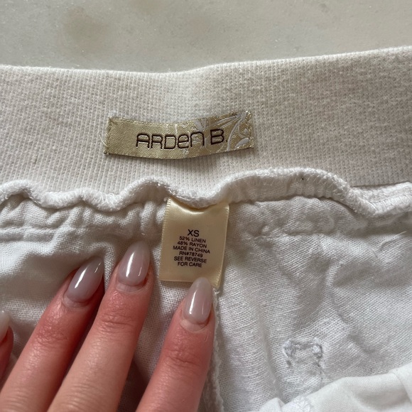 Arden B White Linen Pants - Picture 6 of 7